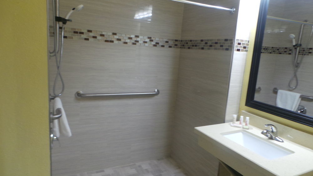Hotel Surestay By Western Alvin